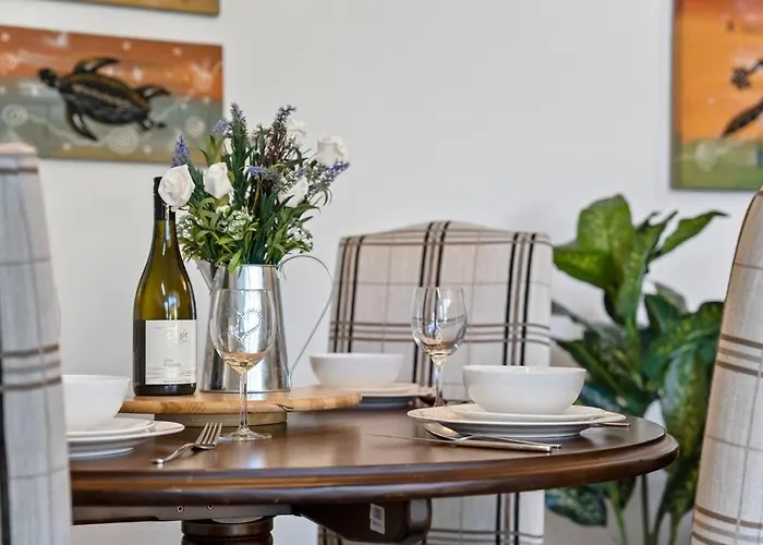 River Torrens Retreat - 2Br, Parking, Wi-Fi